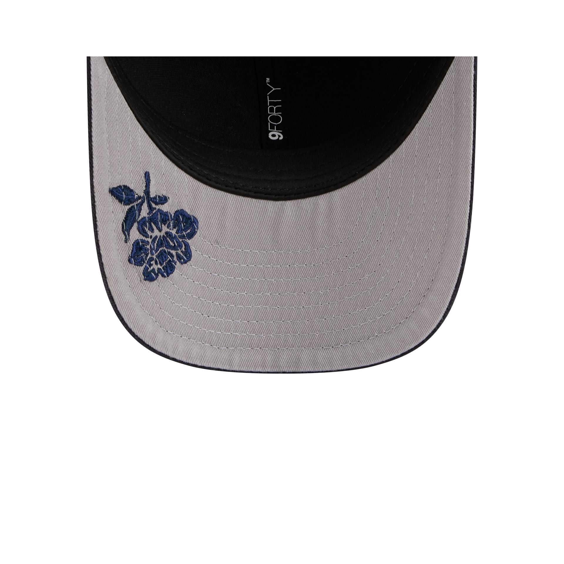 Atlanta Braves Floral Mesh Women's 9FORTY M-Crown Trucker Hat