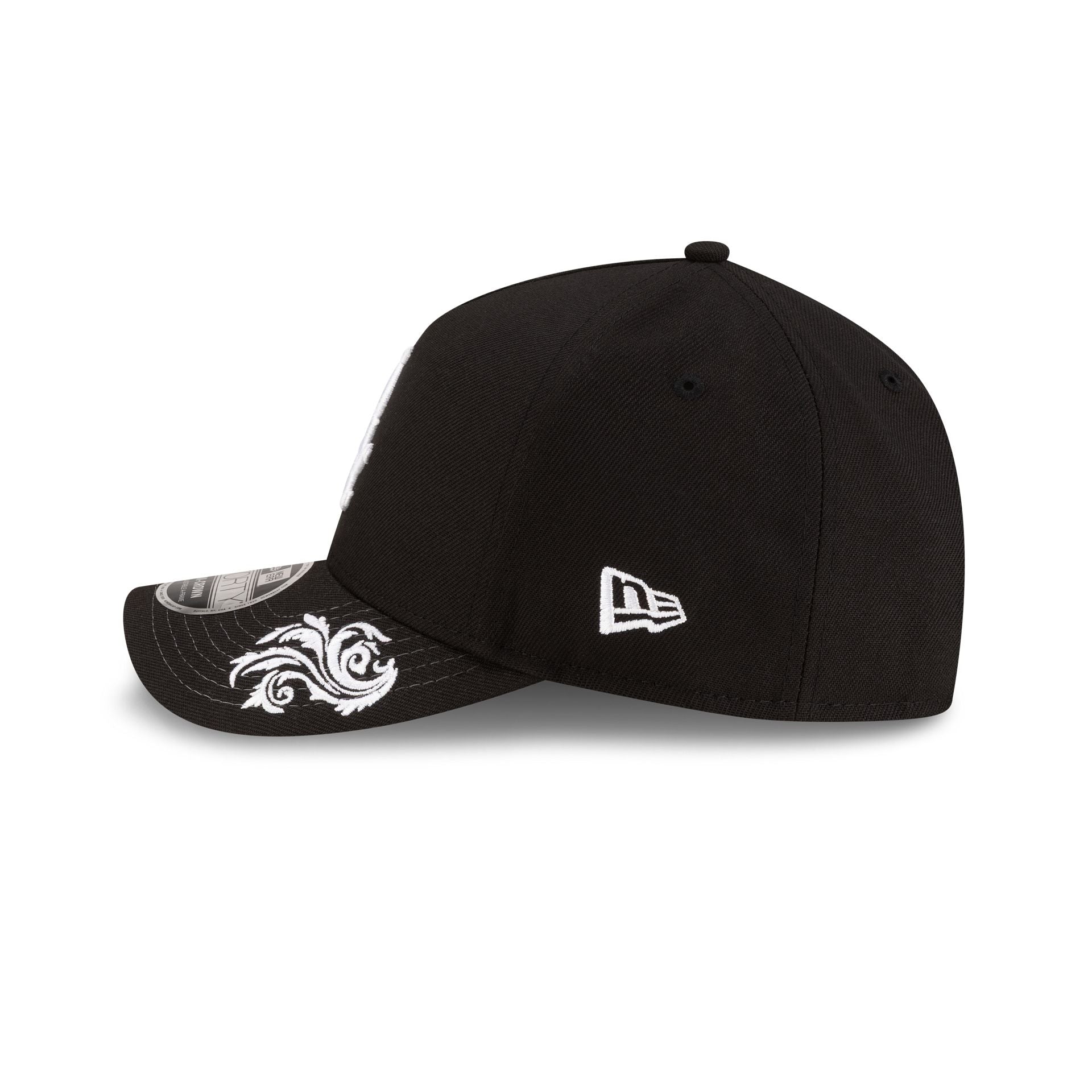 Chicago White Sox Script Black and White 9FORTY M-Crown A-Frame Snapback Hat