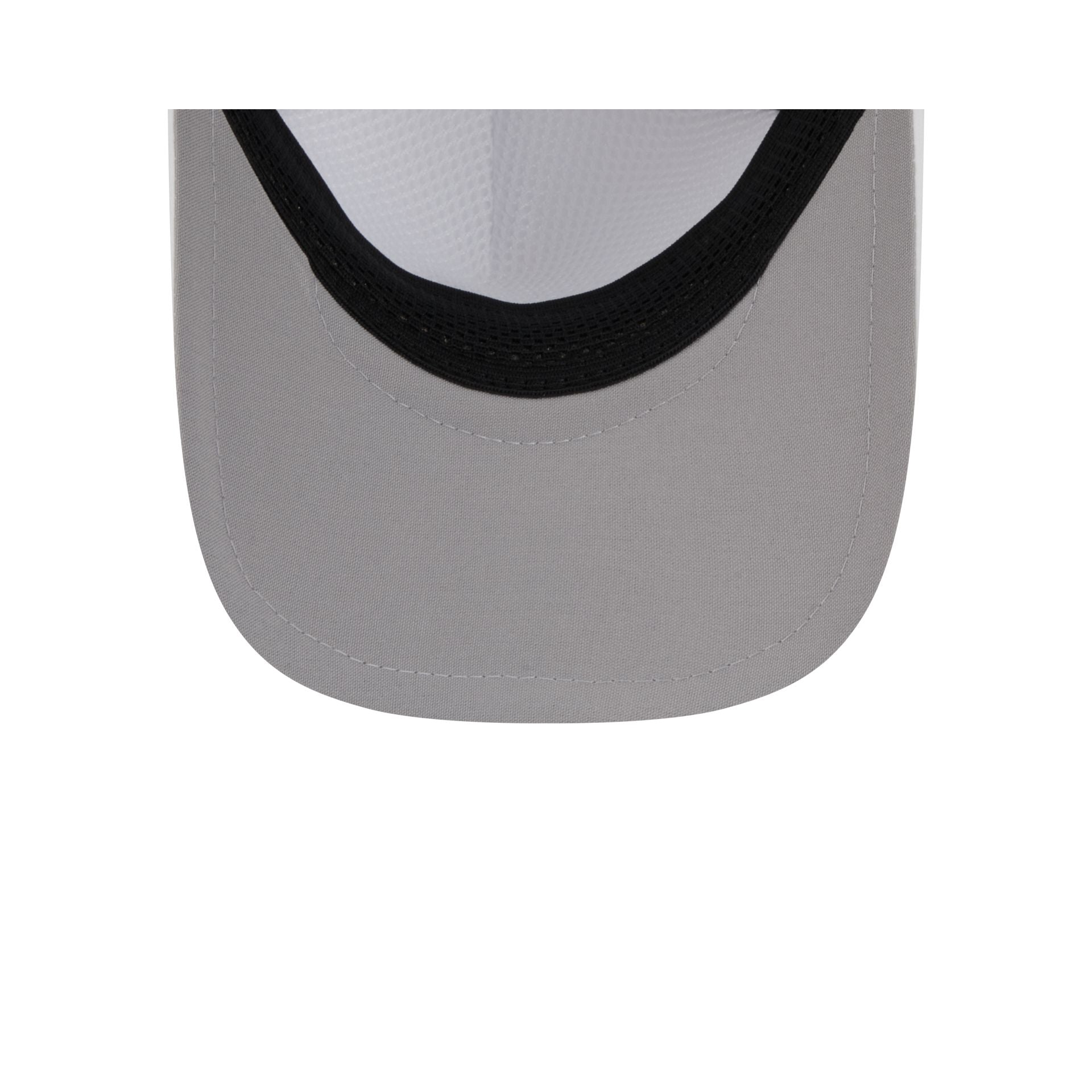 Atlanta Braves White 9FORTY APEX Snapback Hat