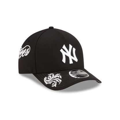 New York Yankees Script Black and White 9FORTY M-Crown A-Frame Snapback Hat