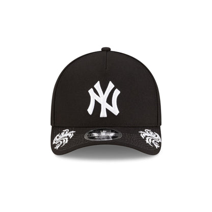 New York Yankees Script Black and White 9FORTY M-Crown A-Frame Snapback Hat