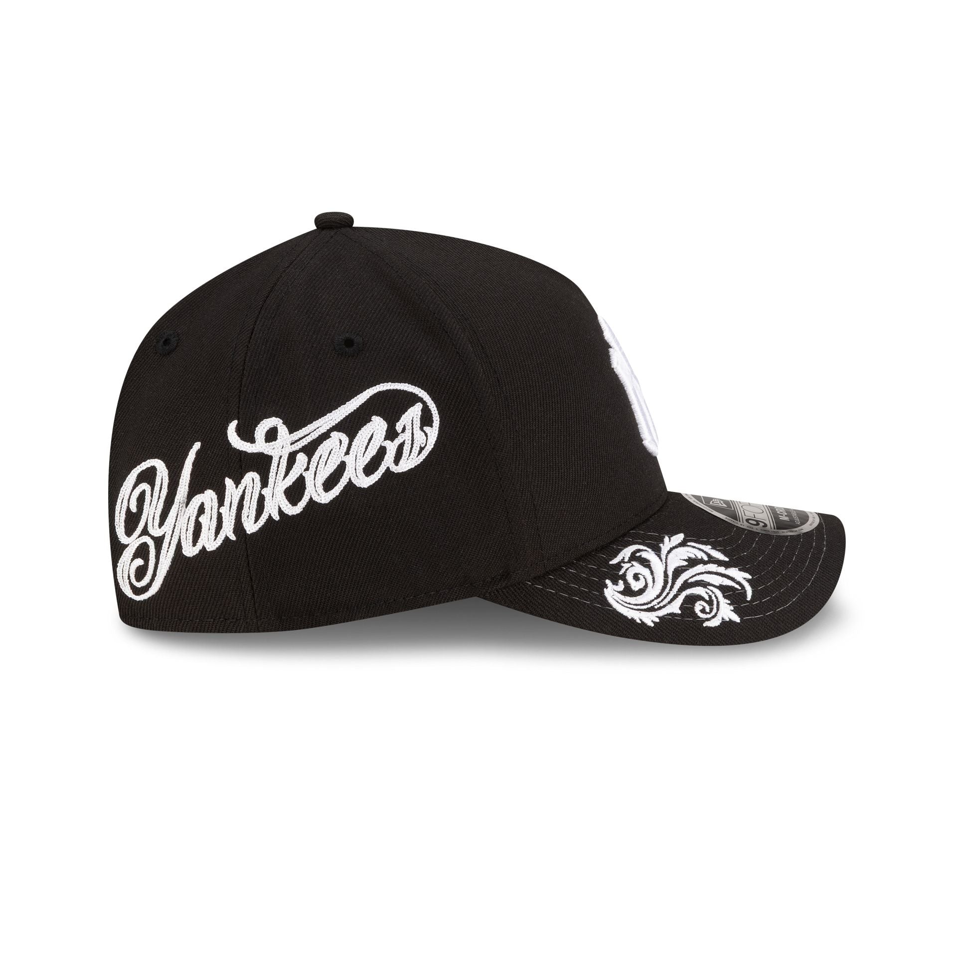 New York Yankees Script Black and White 9FORTY M-Crown A-Frame Snapback Hat